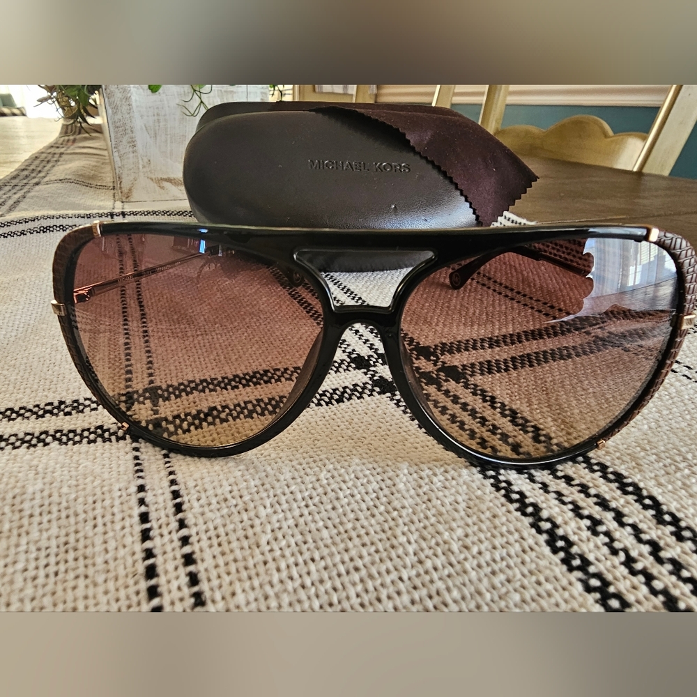 MICHAEL KORS Julia sunglasses